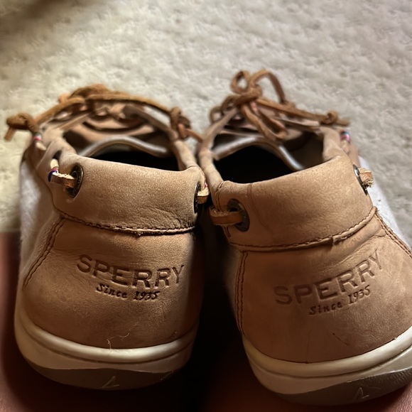 Great shape. Only worn a couple of times Sperry Angelfish boat shoe. - Picture 3 of 5